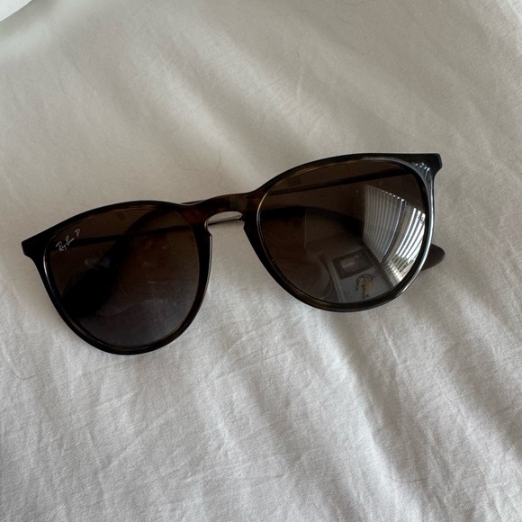 Ray-Ban Erika Classic - Picture 1 of 3